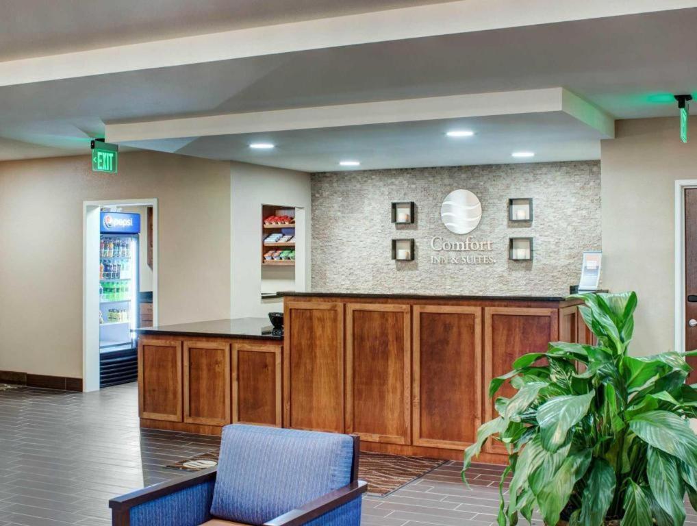 Comfort Inn & Suites Caldwell Extérieur photo